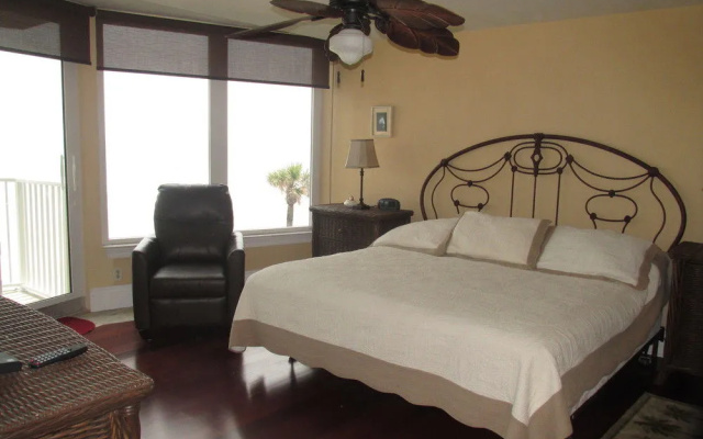 Shores Club by Distinctive Beach Rentals