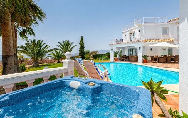 Solaga - Villa Media Luna