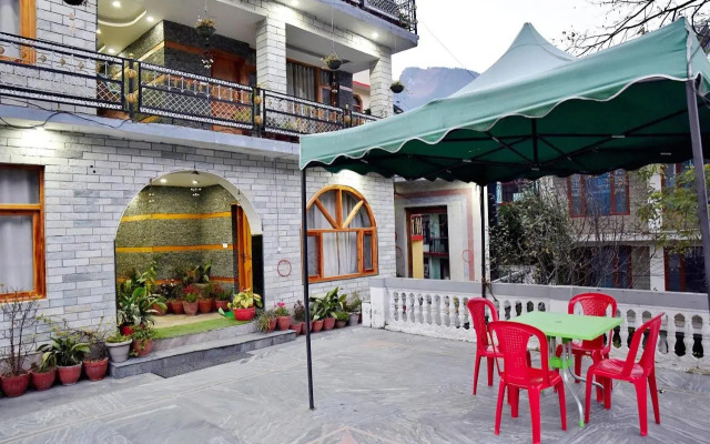 OYO 10372 Hotel Whistling Winds