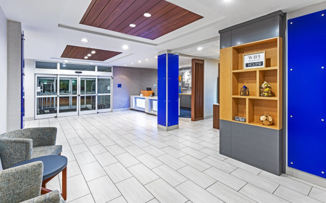 HOLIDAY INN EXP STES SPACE CTR by IHG