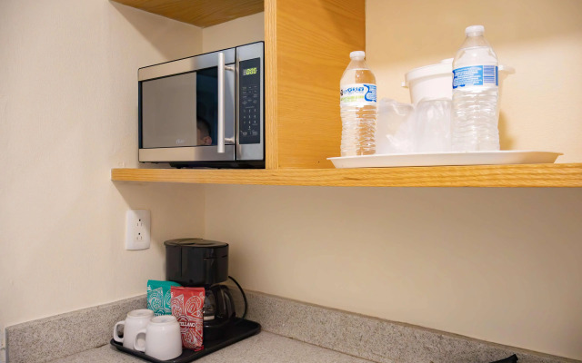 Best Western Plus Monterrey Colon