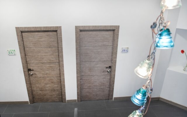 Molucano Themed Rooms