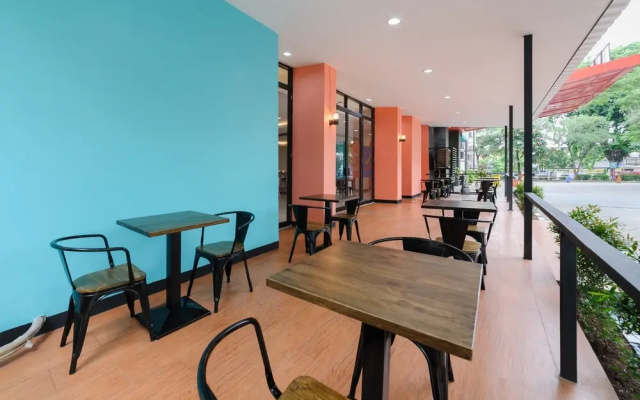 Sans Hotel Green Bekasi By Reddoorz