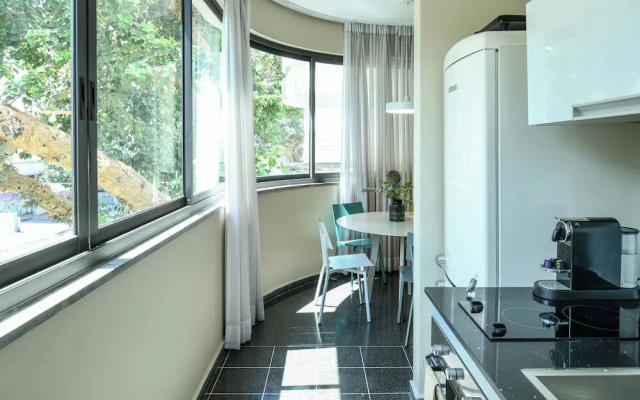 Turquoise 1BR Dizengoff Apt by SeaNRent