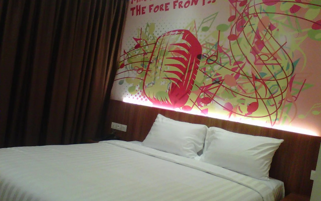 Front One Hotel Purwodadi