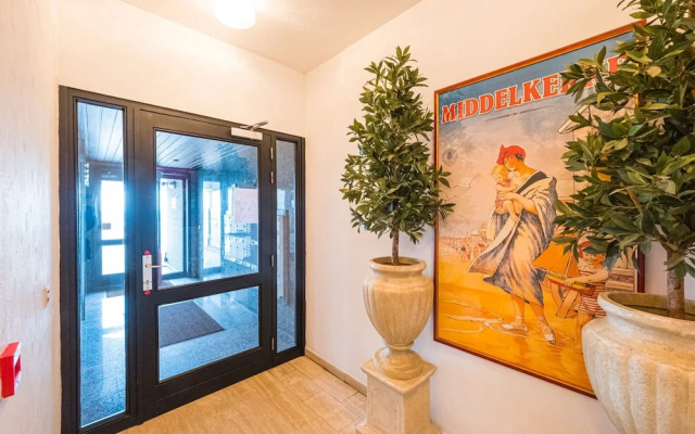 Apartment With a Nice Terrace