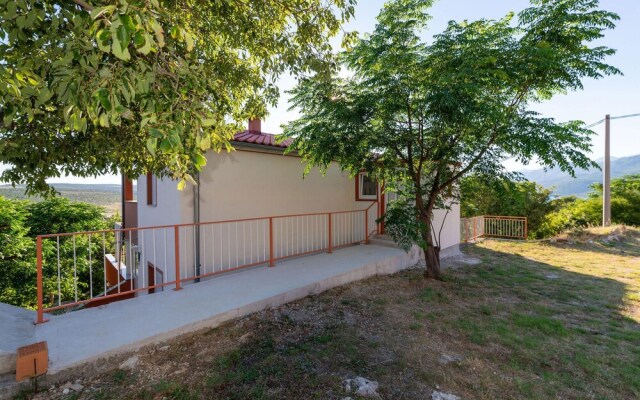 Stunning Apartment in Rovanjska With 3 Bedrooms and Wifi