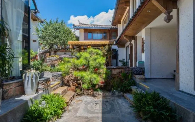 Lijiang Zifayu Designer Boutique Inn