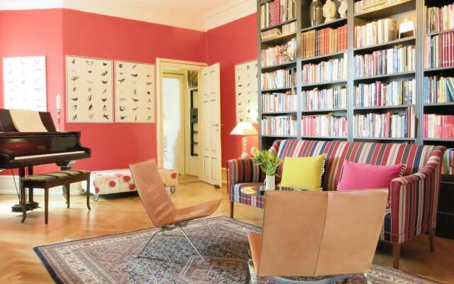 Apartment close to Marble Church 1290-1