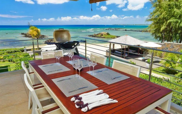 Bon Azur Elegant Suites & Penthouses by Lov