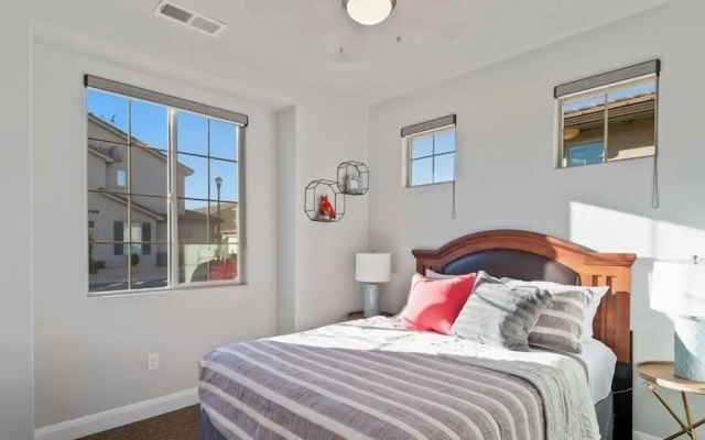Viva Casita 4 Bedroom Apts by Redawning