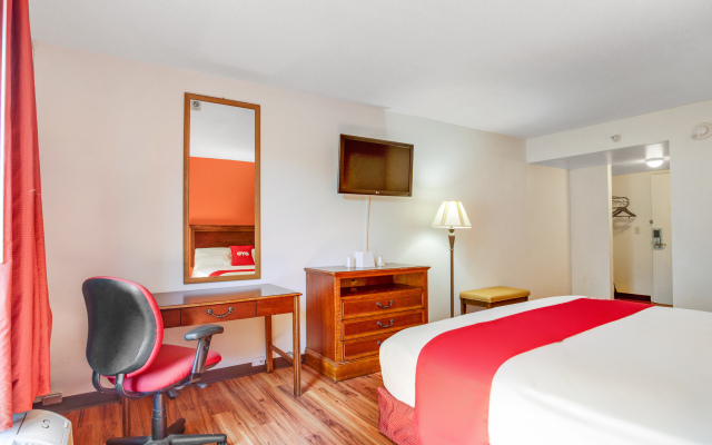 OYO Hotel Mona Lake Muskegon