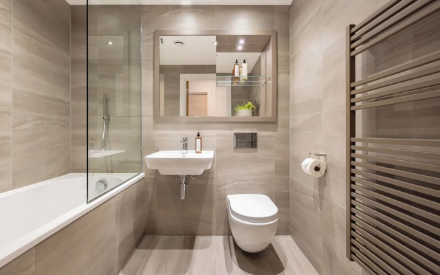 Leeds Centre by Charles Hope