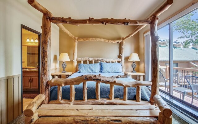 Cedars 53 3 Bedroom Condo by RedAwning