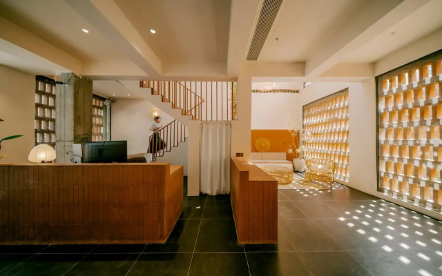 Cloud 9 Hotel