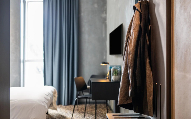 Peak 12 Design Hotel