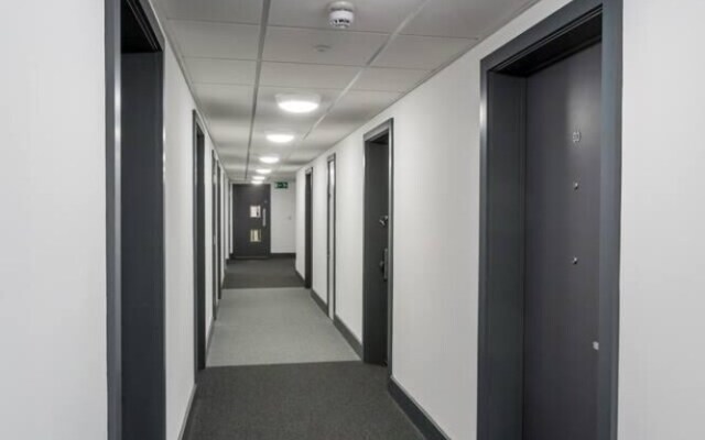 Comfortable studio apartment in central Oldham
