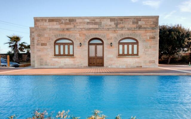 Villa Munqar 3 Bedroom Villa With Private Pool