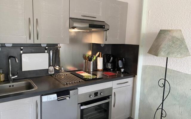 AS20085 - Studio spacieux avec piscine et parking commun