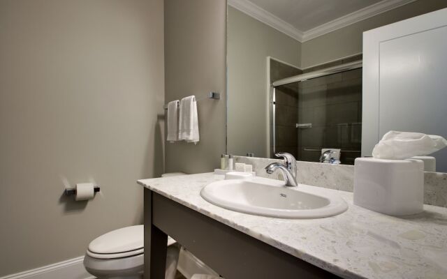 Islander Hotel & Resort