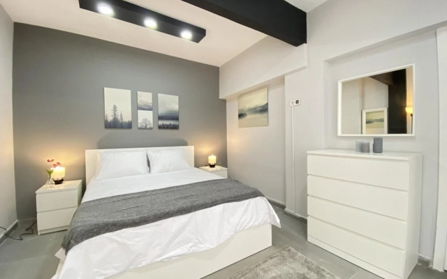 Flat Near Bagdat Street With Chic Interior Design