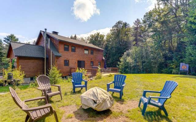 Spacious Wilmington Cabin: Walk to Lake
