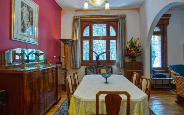 Deco Housing Luxury Rentals in Roma Norte