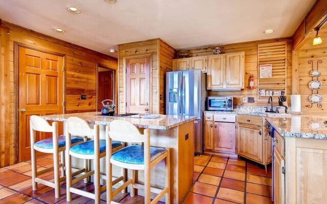 De Neige 5 Bedroom Home