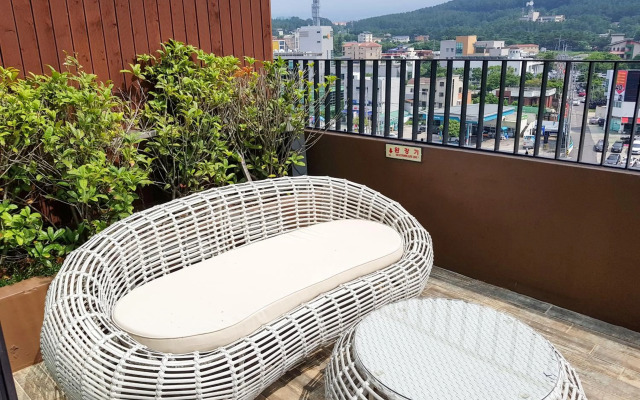 I-Jin Hotel