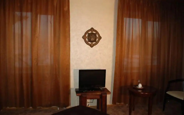 Noen Hotel
