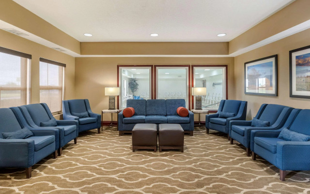 Comfort Inn Walcott near Davenport