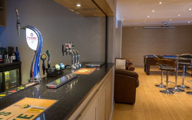 Sandy Cove Hotel