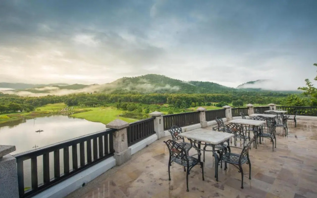 Gassan Khuntan Golf and Resort