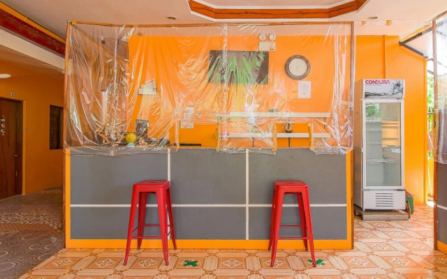 J5 Guest House & Restobar
