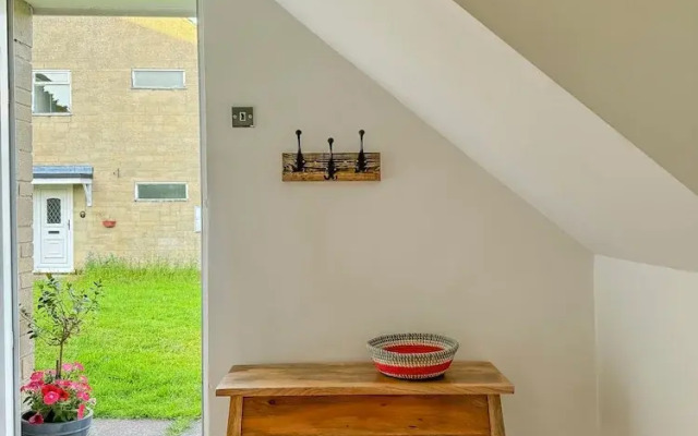 Stroud's Golden Valley 2-bedroom Apartment Retreat