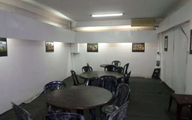 Mount Lanka Hotel & Suites