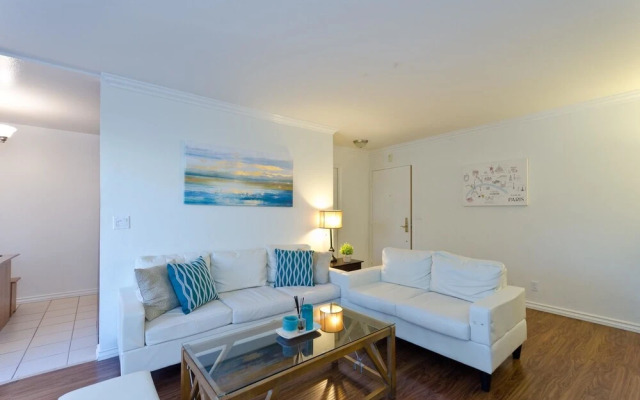 LA037 2 Bedroom Apartment By Senstay