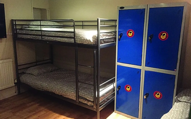 Bobby's Bunkhouse - Hostel