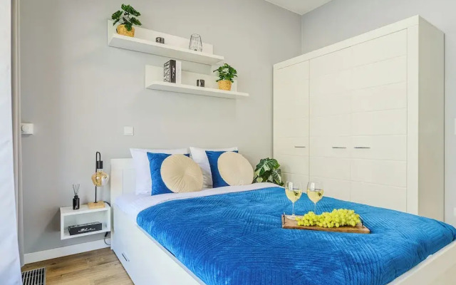 Lumina lux apart near railway station