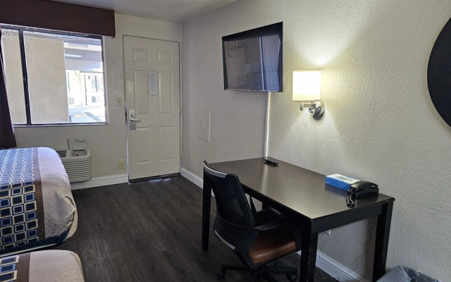 Canyon Inn Motel By OYO Flagstaff Route-66