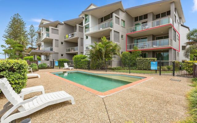 BEACH BLISS LUXURIOUS APARTMENT with POOL