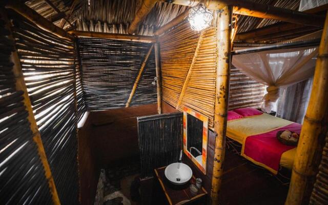 Tiki Hut Hostel Palomino