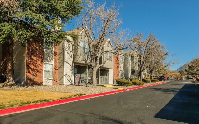 Eastside 1 And 2 Br Apts With Balcony By Frontdesk