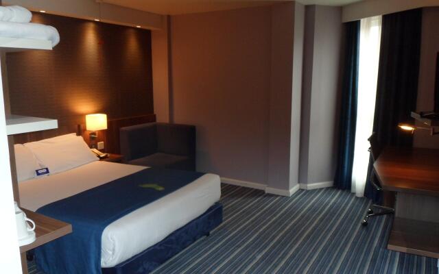 Holiday Inn Express Windsor, an IHG Hotel