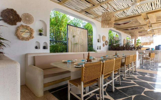 Posh Club by SUNRISE Tucana