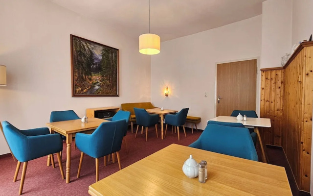 Pension Weiße Rose I Frühstück Parkplatz