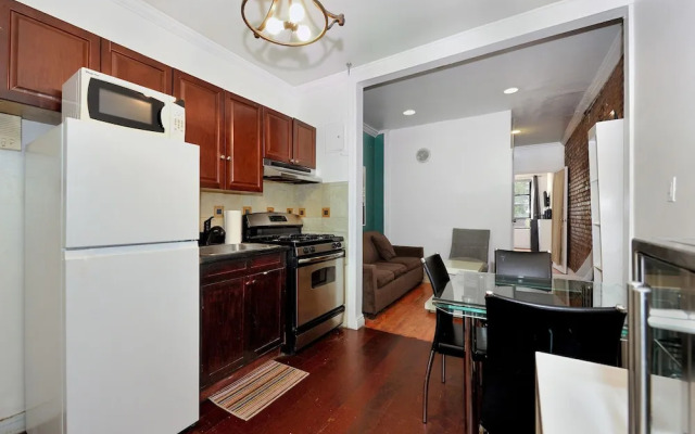 Charming 2BR Apartment Near Times Square