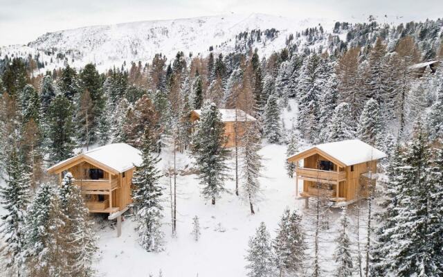 Lavish Chalet With hot tub