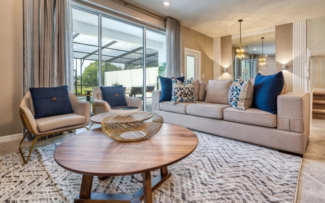 7553 Oak Spring Lane