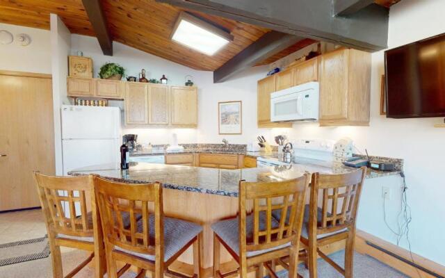 Laurelwood Condominiums Studio Premier Unit 208